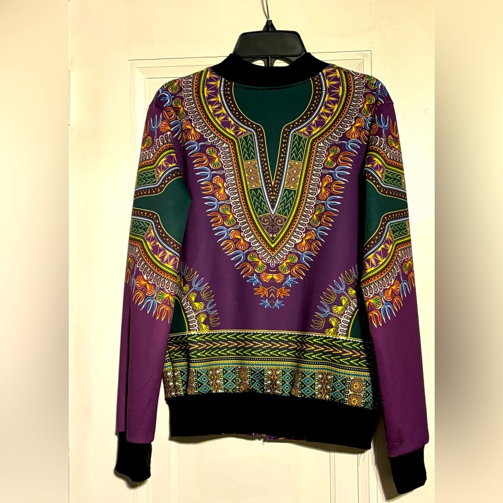 Light bomber jacket with eccentric design